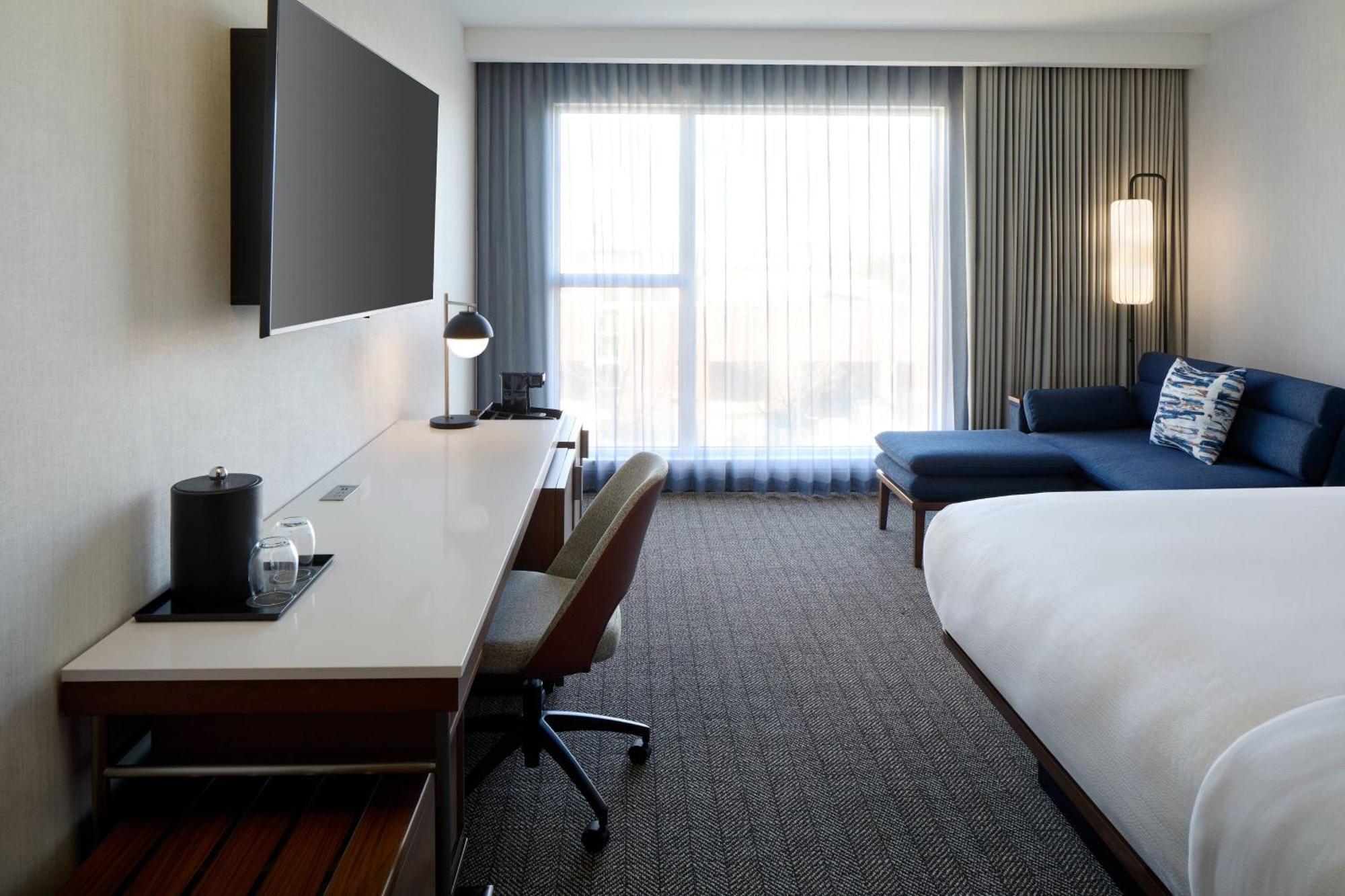 Courtyard By Marriott Montreal Laval Hotel Kültér fotó